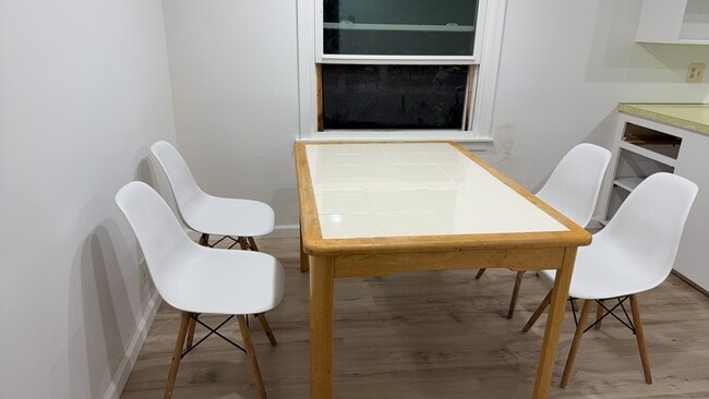 Building Photo - 3073 Eggert Rd