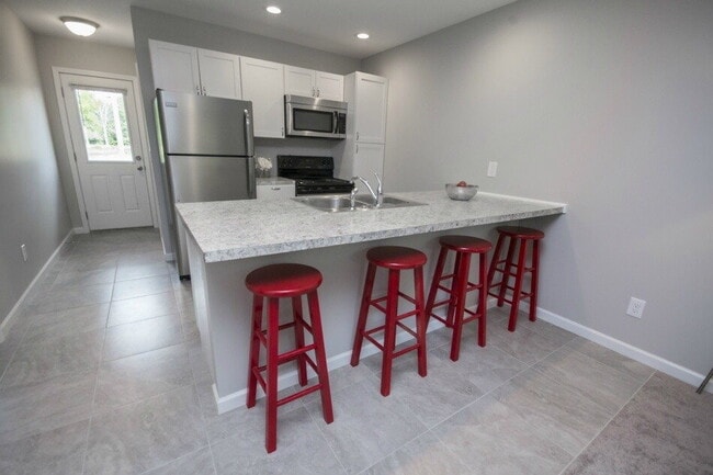 Building Photo - Stunning 2 Bedroom Duplex Rental on Gerald Ct - $1150/ Month