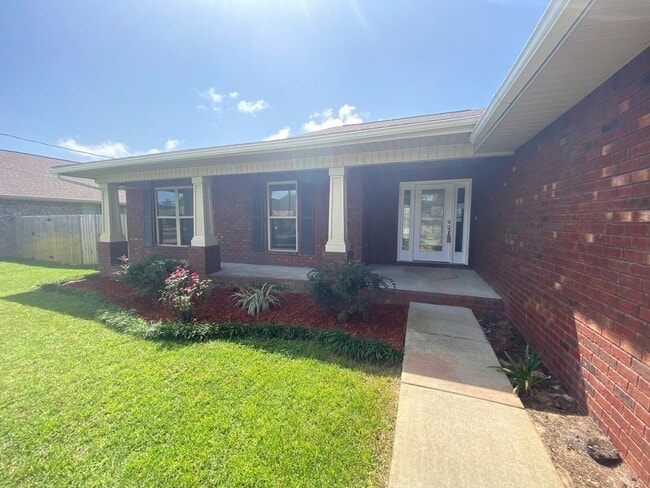 Building Photo - Gulf Breeze - Bay Ridge Park - 4 bedroom, 2 bathroom