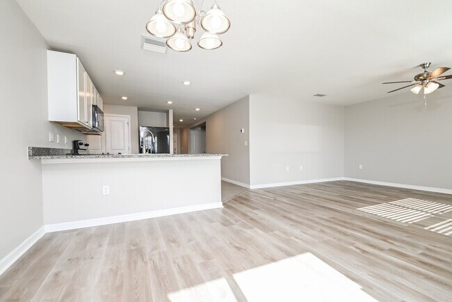 Foto del edificio - 11702 MIracle Mile Dr
