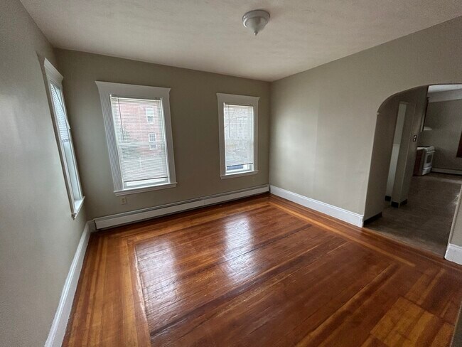 Building Photo - 86 Medford St