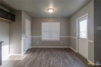 Building Photo - 2305 Vicksburg Ln