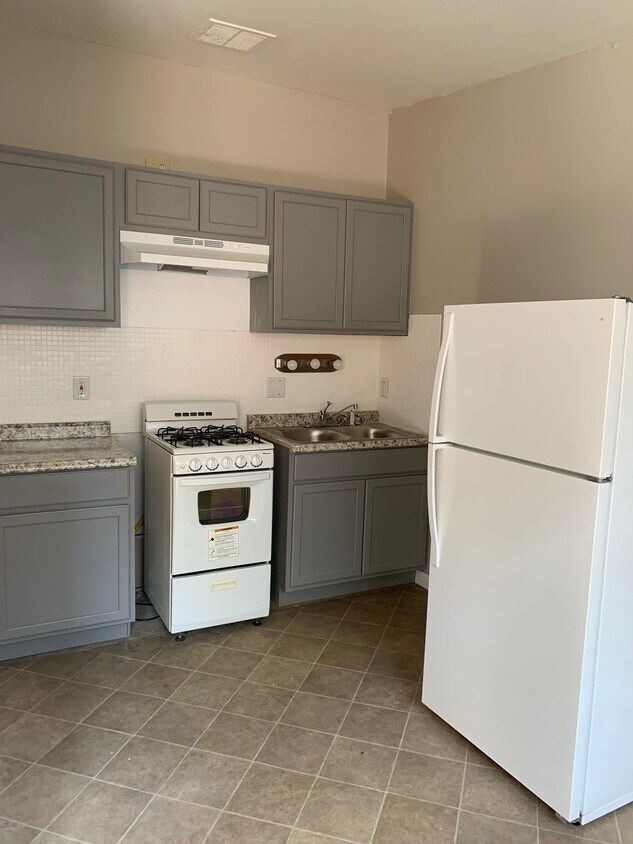Primary Photo - 3613 Marine Ave