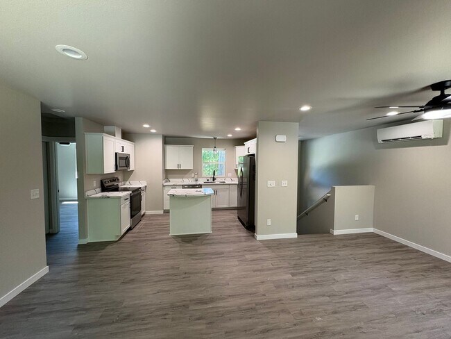 Foto del edificio - Beautiful New Construction Home with Priva...