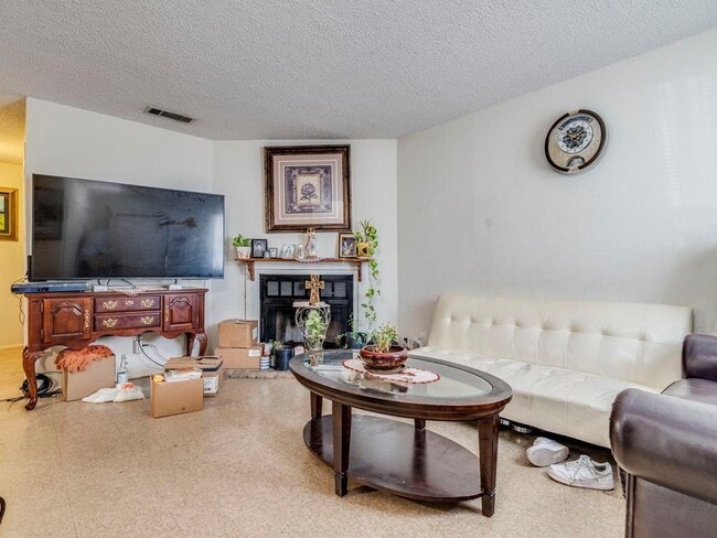 Building Photo - 6105 Ada Ct