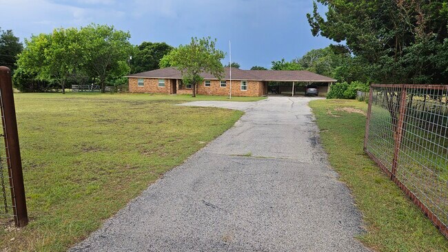 Foto del edificio - 3290 Simmons Rd