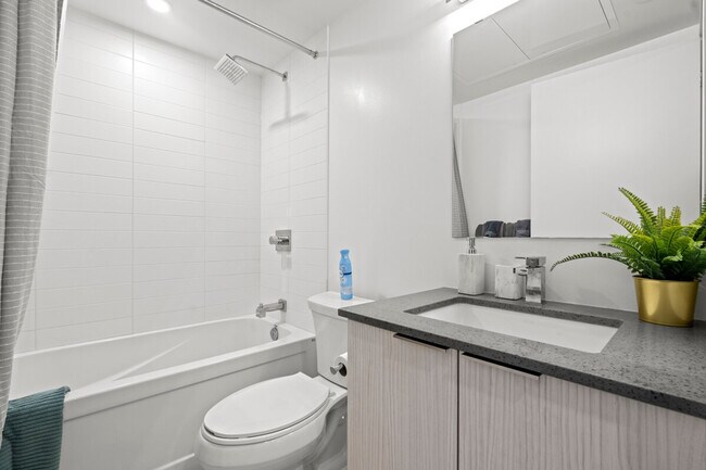 Building Photo - 34 Maitland St