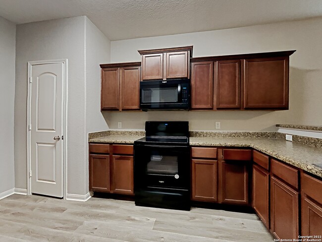 Photo - 6147 Still Mdws Apartment