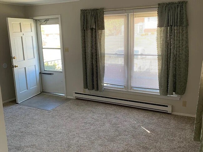 Foto del edificio - 663 Stevenson Rd