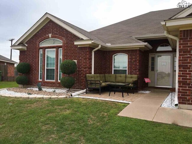 Foto del edificio - 4800 Libby Dr