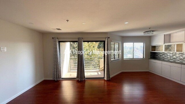 Foto del edificio - Downtown Walnut Creek! 3rd floor 2 master ...