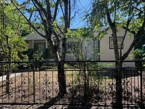 Building Photo - 239 D St