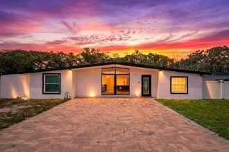 Building Photo - 3675 Prudence Dr