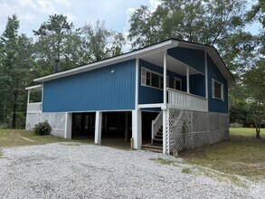 Building Photo - 910 Roundtree Rd