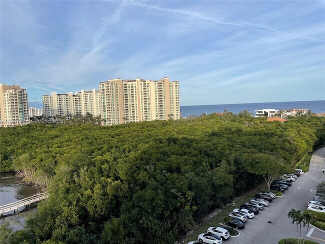 Foto del edificio - 3912 S Ocean Blvd