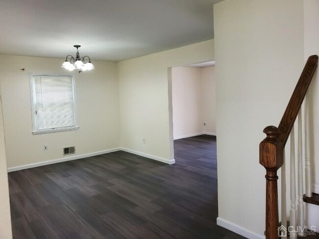 Building Photo - 13 Gardenia Ct