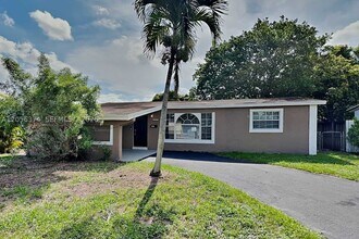 Building Photo - 2401 Jamaica Dr
