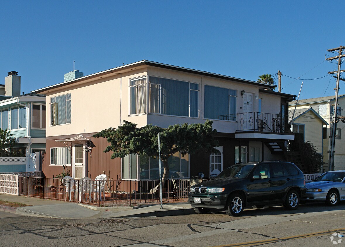 Building Photo - 801 Bay Ave