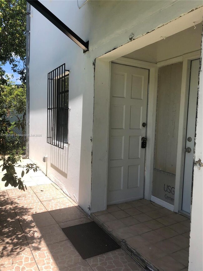 Foto del edificio - 1374 NE 176th St