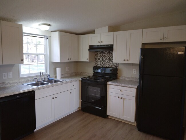 Building Photo - 302 NC 343