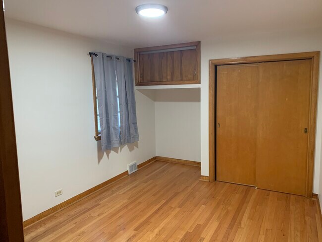 first bedroom - 829 Lathrop Ave Apartments