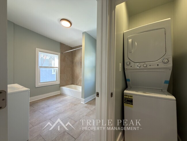 Foto del edificio - 1031 DeKalb St
