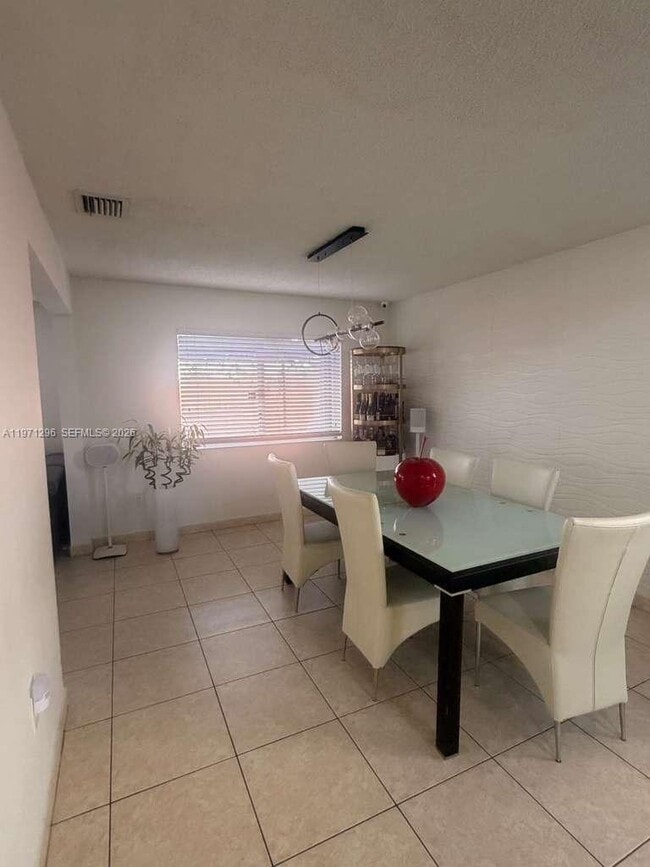 Foto del edificio - 10863 NW 53rd Ln