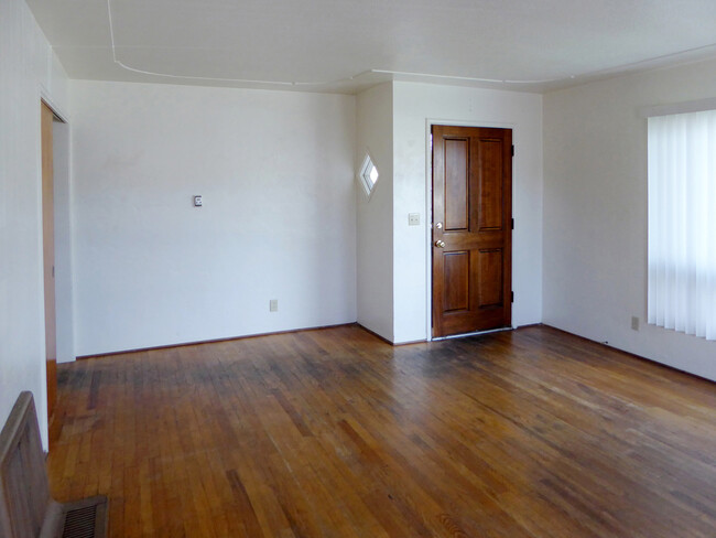 Building Photo - 1116 Henderson St