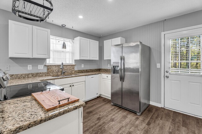 Foto del edificio - 68 Summer Oaks Dr