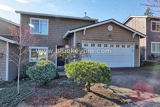 Building Photo - 561 NW Lamonde Terrace