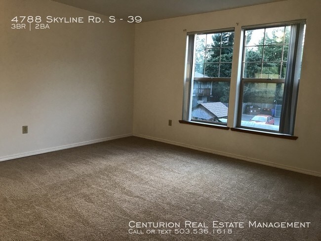 Foto del edificio - 4788 Skyline Rd S