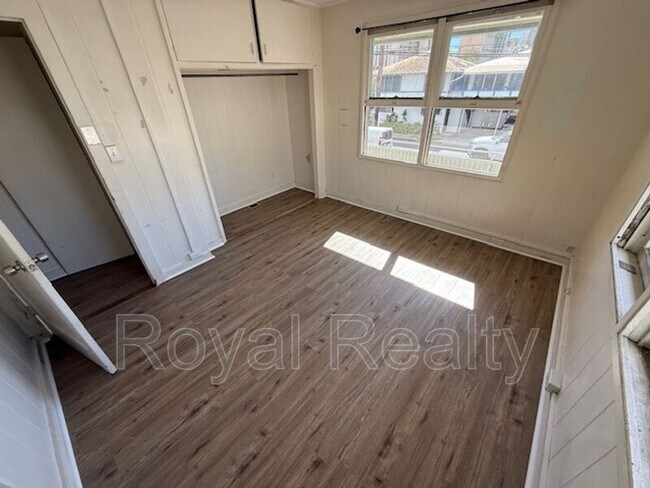 Foto del edificio - 702 University Ave