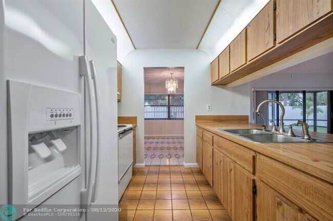 Foto del edificio - 5132 NW 31st St