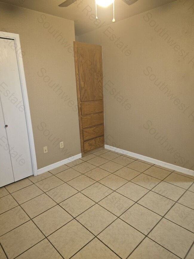 Foto del edificio - 613 N Avenue Q