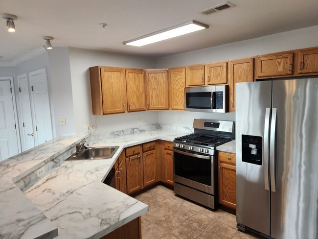 Building Photo - 2029 Windsong Dr