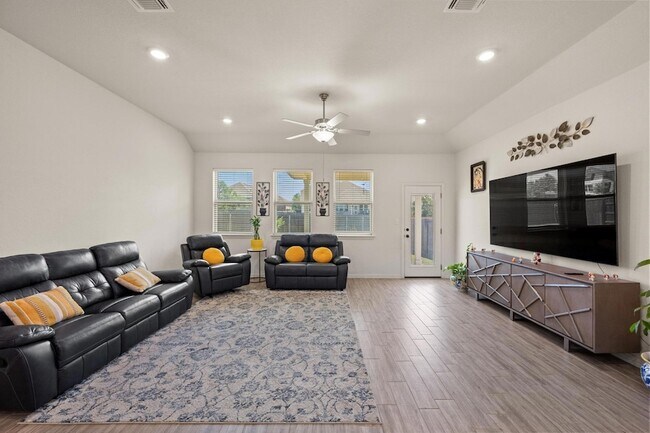Building Photo - 1069 Pink Granite Blvd