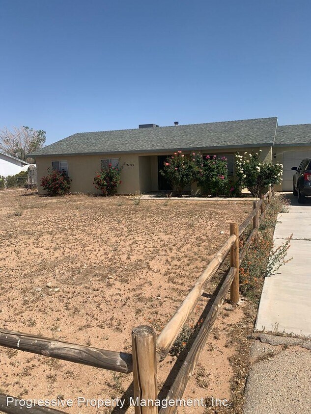 Foto principal - 3 br, 2 bath House - 21141 Wisteria Rd