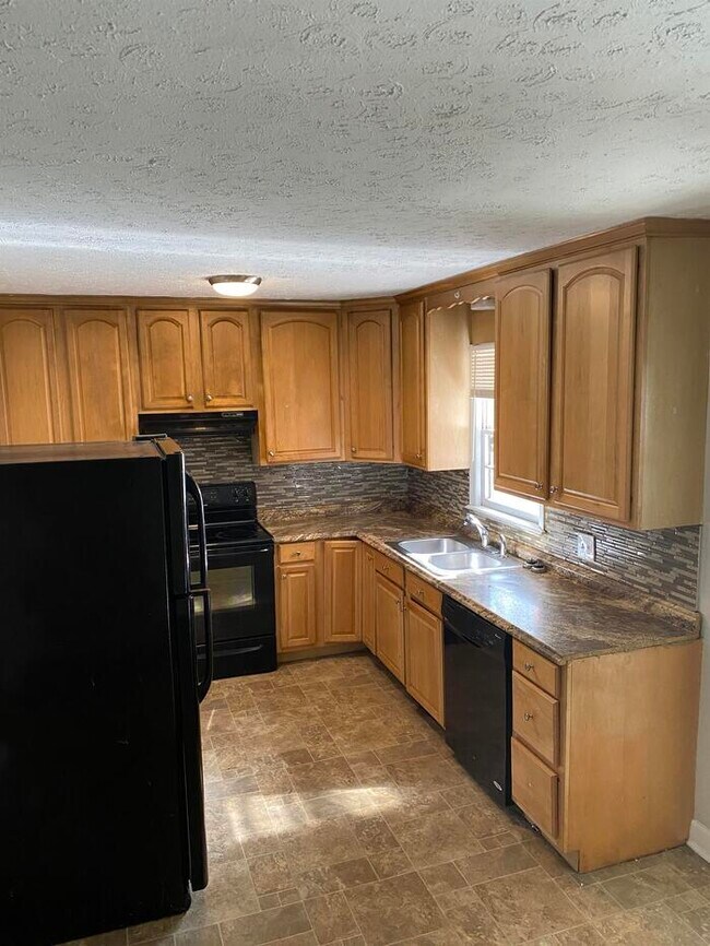 Foto del edificio - 906 Poplar Dr