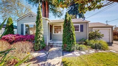 Building Photo - 2224 Midway Dr