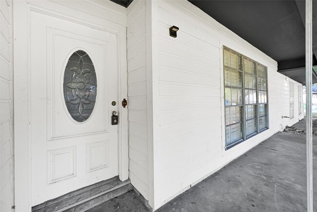 Building Photo - 122 Gruss Dr