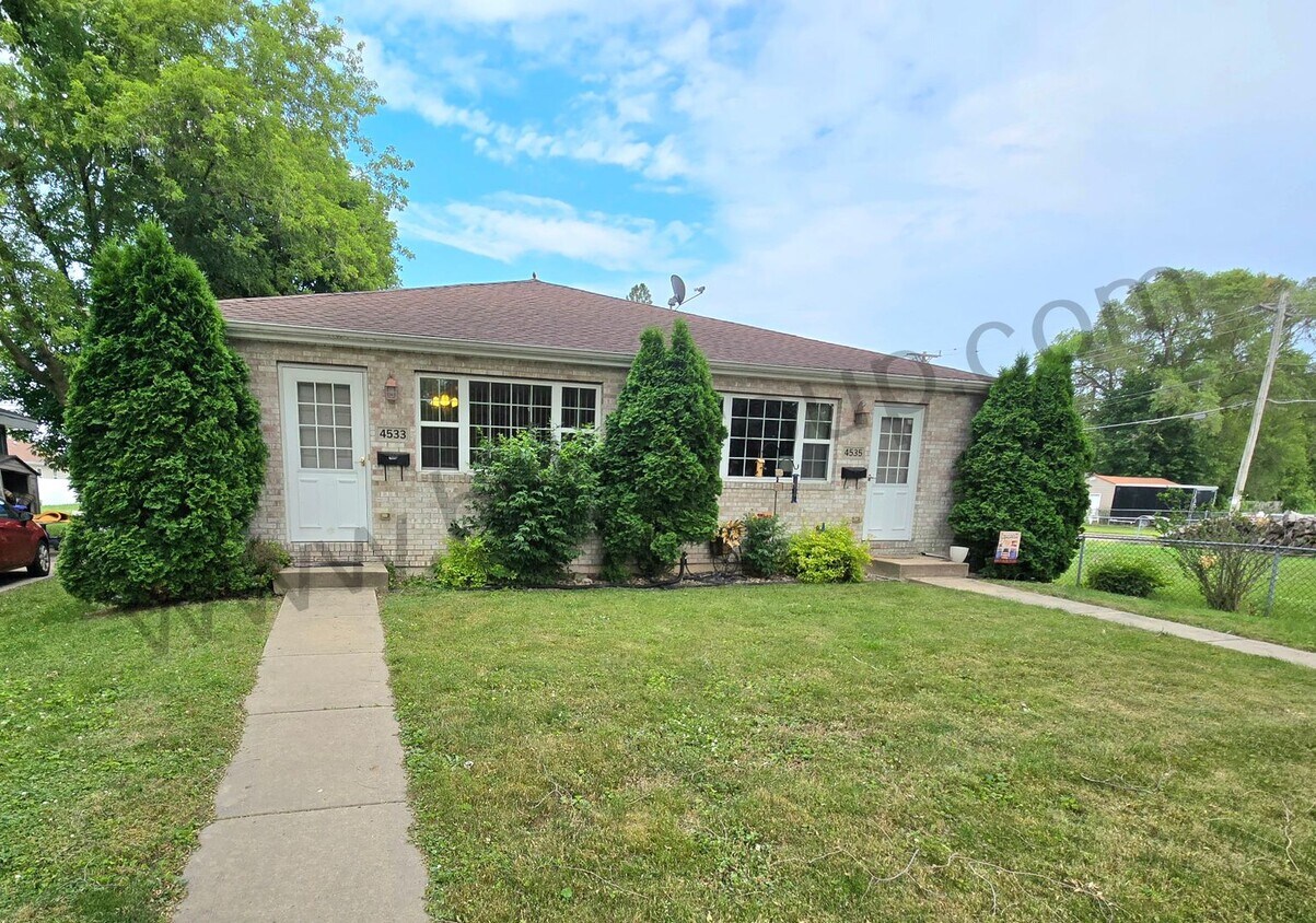 Primary Photo - 4533 29th Ave