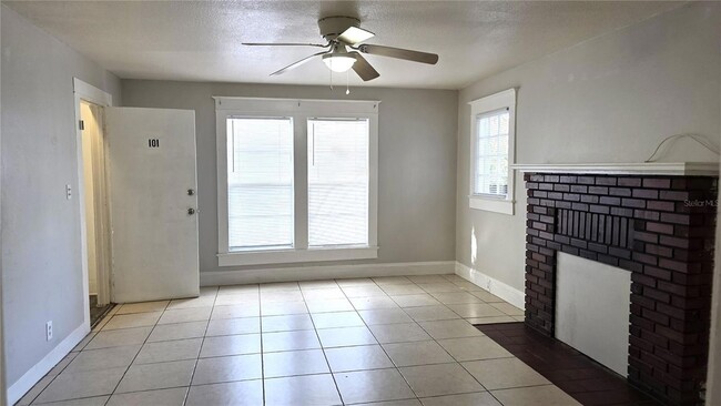 Photo - 1113 S Park Ave Apartment