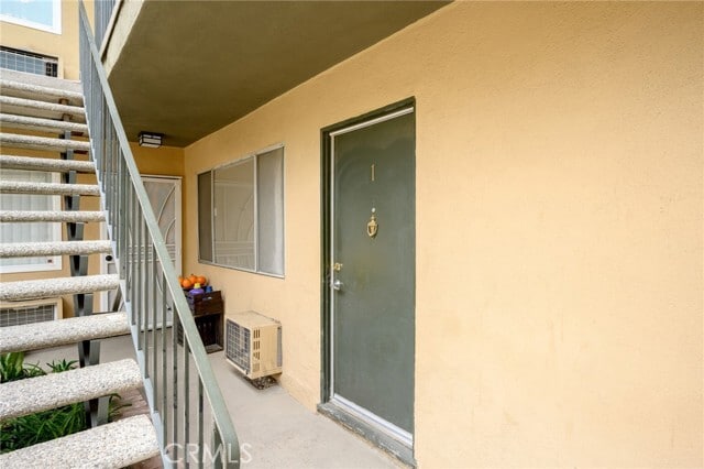 Foto del edificio - 17931 Devonshire St