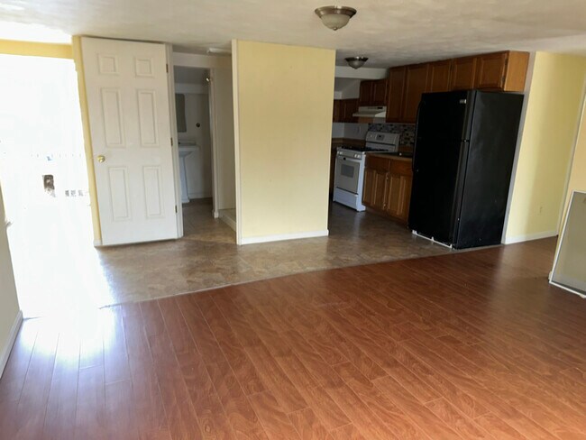 Foto del edificio - 623 E Lake Ave