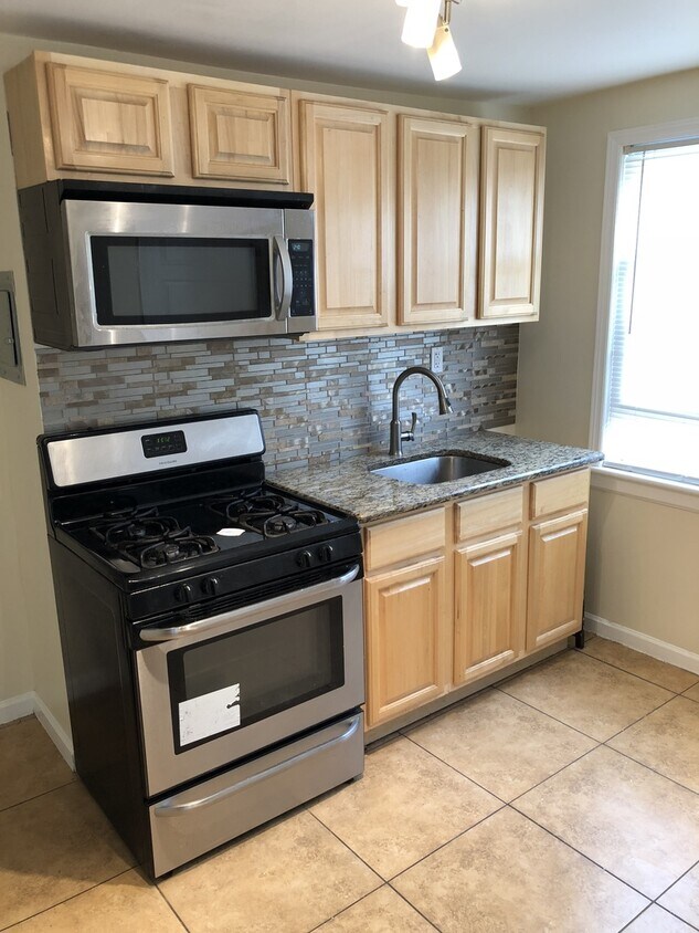 Foto principal - 64 Cedar Ave