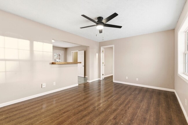 Building Photo - 3 Bedroom | 2 Bathroom | Nixa MO| Fenced Back Yard! | Nixa Schools!