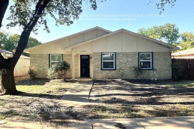 Building Photo - 2709 Clover Valley Dr