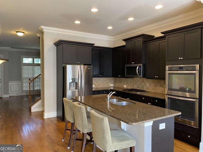 Building Photo - 1748 Breyerton Dr NE