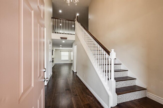 Foto del edificio - 5914 Shadow Creek Ct