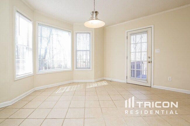 Foto del edificio - 1601 Larkwood Dr